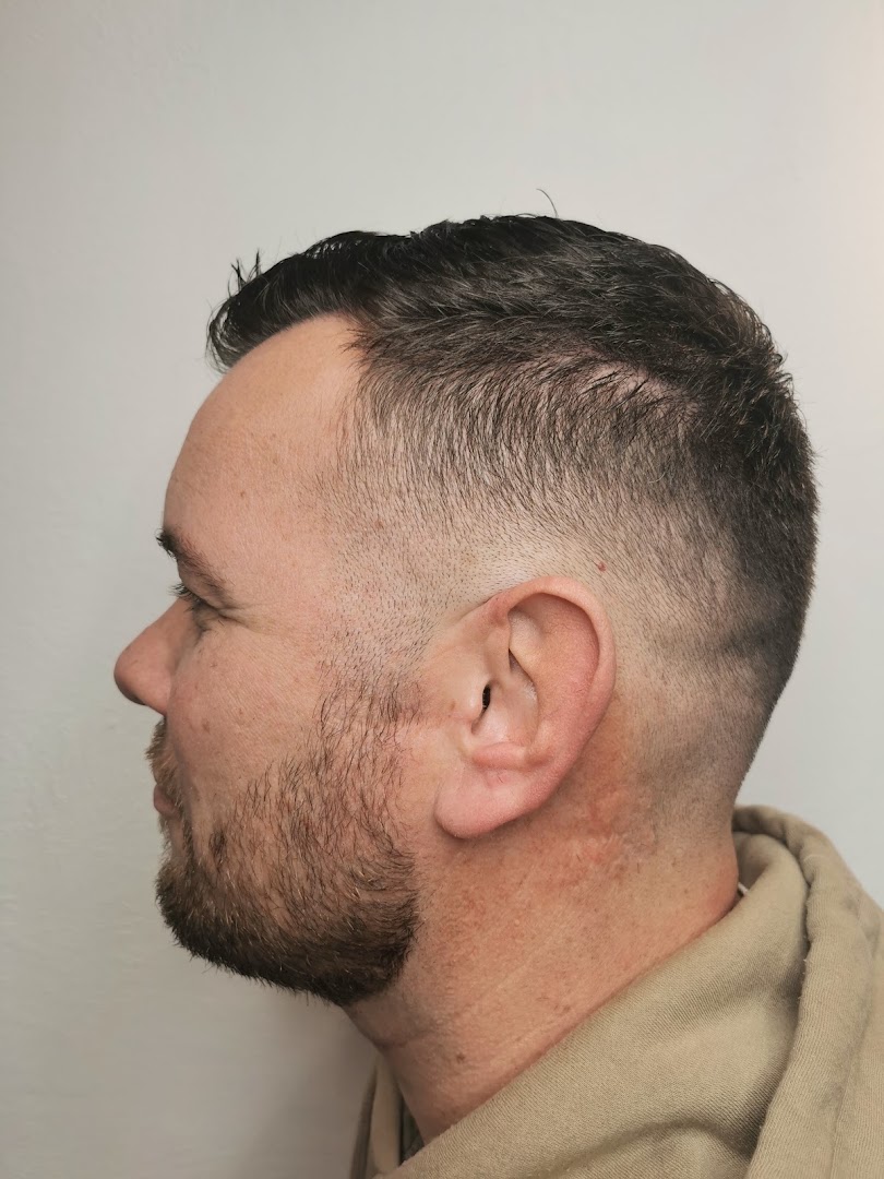 Herenknipbeurt met fade, resultaat bij Karanfil Hair salon